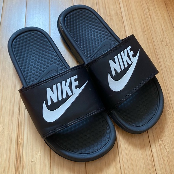 Nike slides - Picture 1 of 2